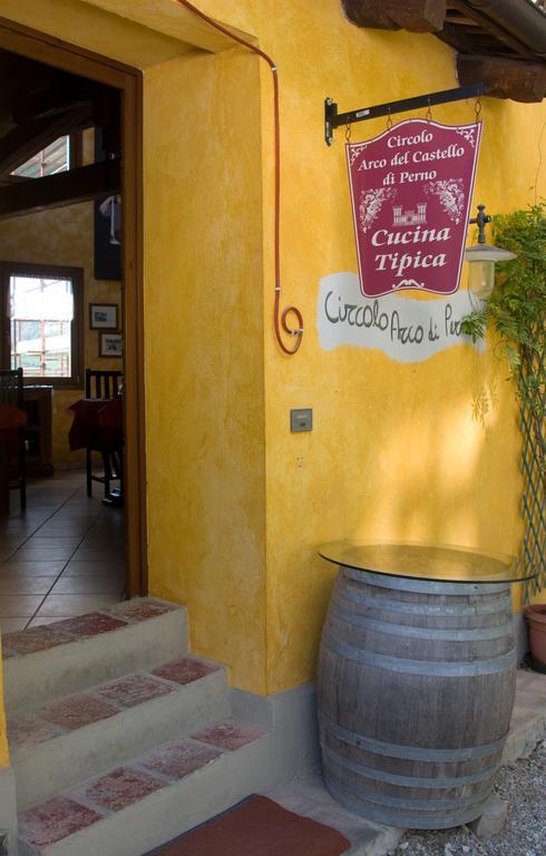 Arco Dei Nobili Bed & Breakfast Monforte dʼAlba Екстериор снимка