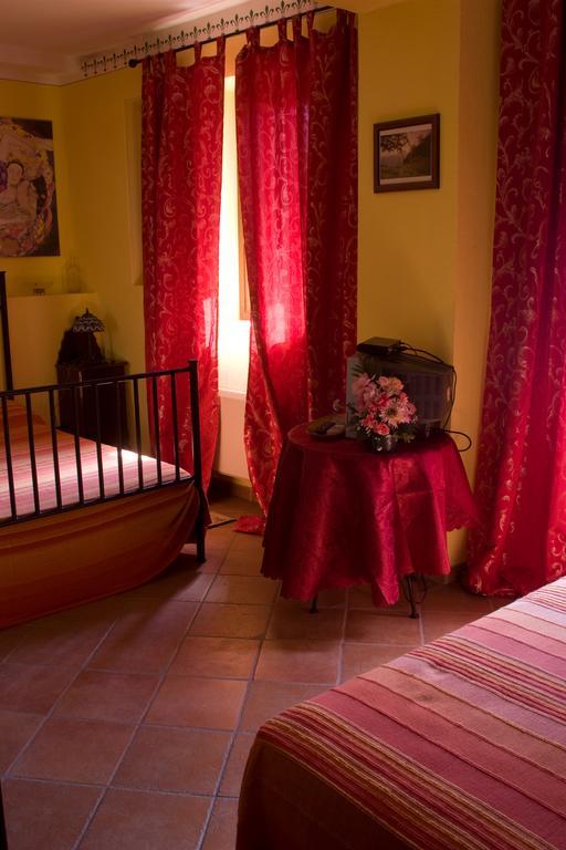 Arco Dei Nobili Bed & Breakfast Monforte dʼAlba Екстериор снимка